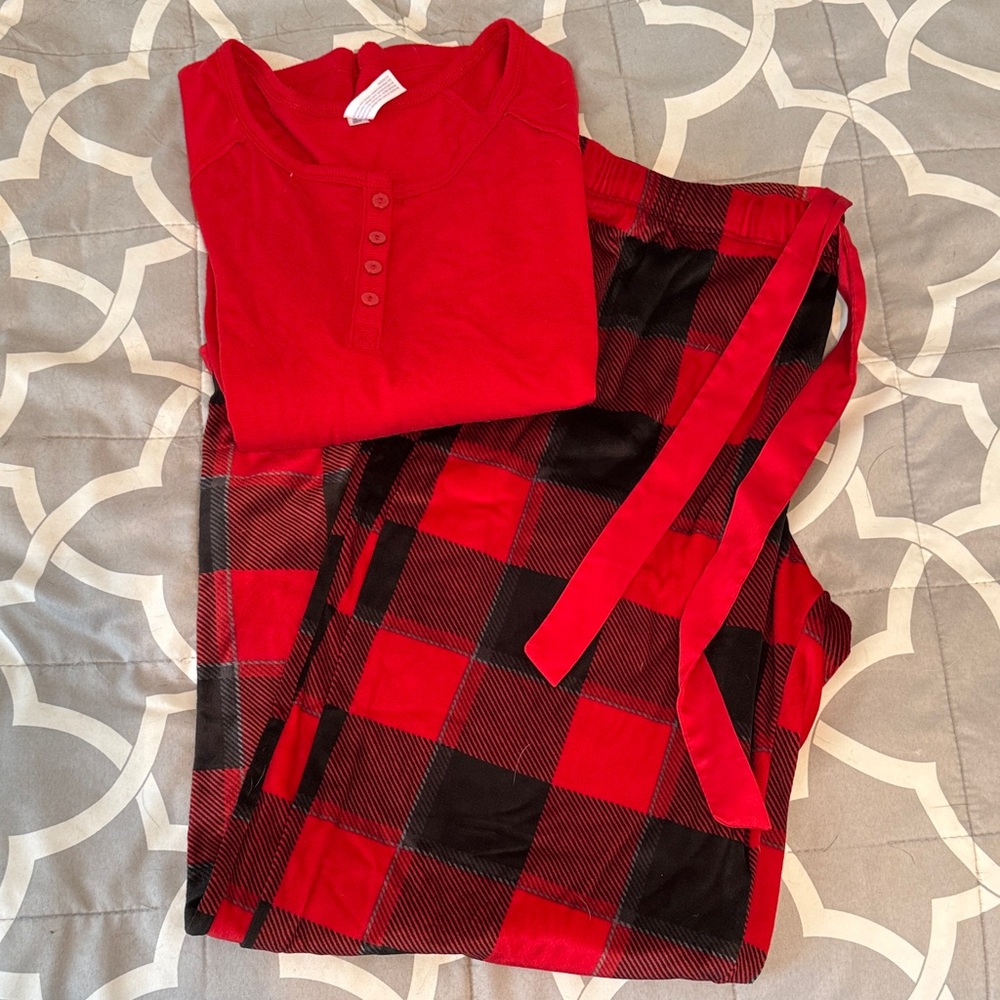 Plaid pajama set  in Red and Black